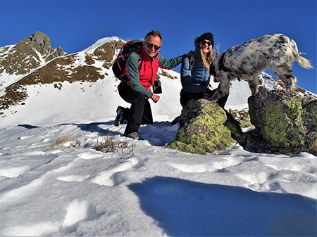 Dai Piani al Monte Avaro neve, sole, ventooo ! 4febb23 - FOTOGALLERY